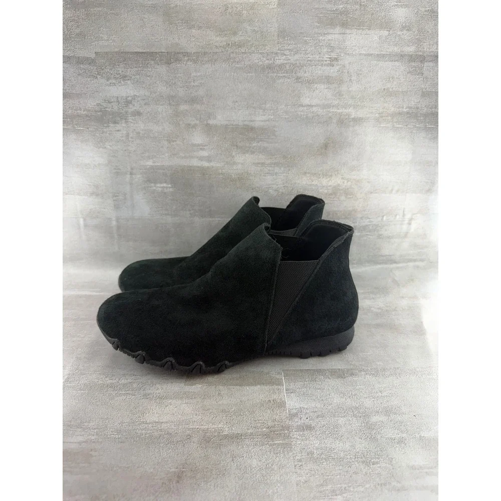 Skechers Relaxed Fit Black Suede Ankle Booties 49602 Women Sz 7 Air-Cooled Foam